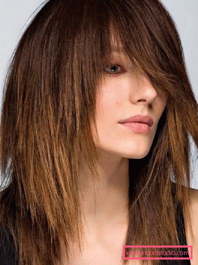 Tagli per capelli da donna per capelli medi senza scoppio 2019 - foto